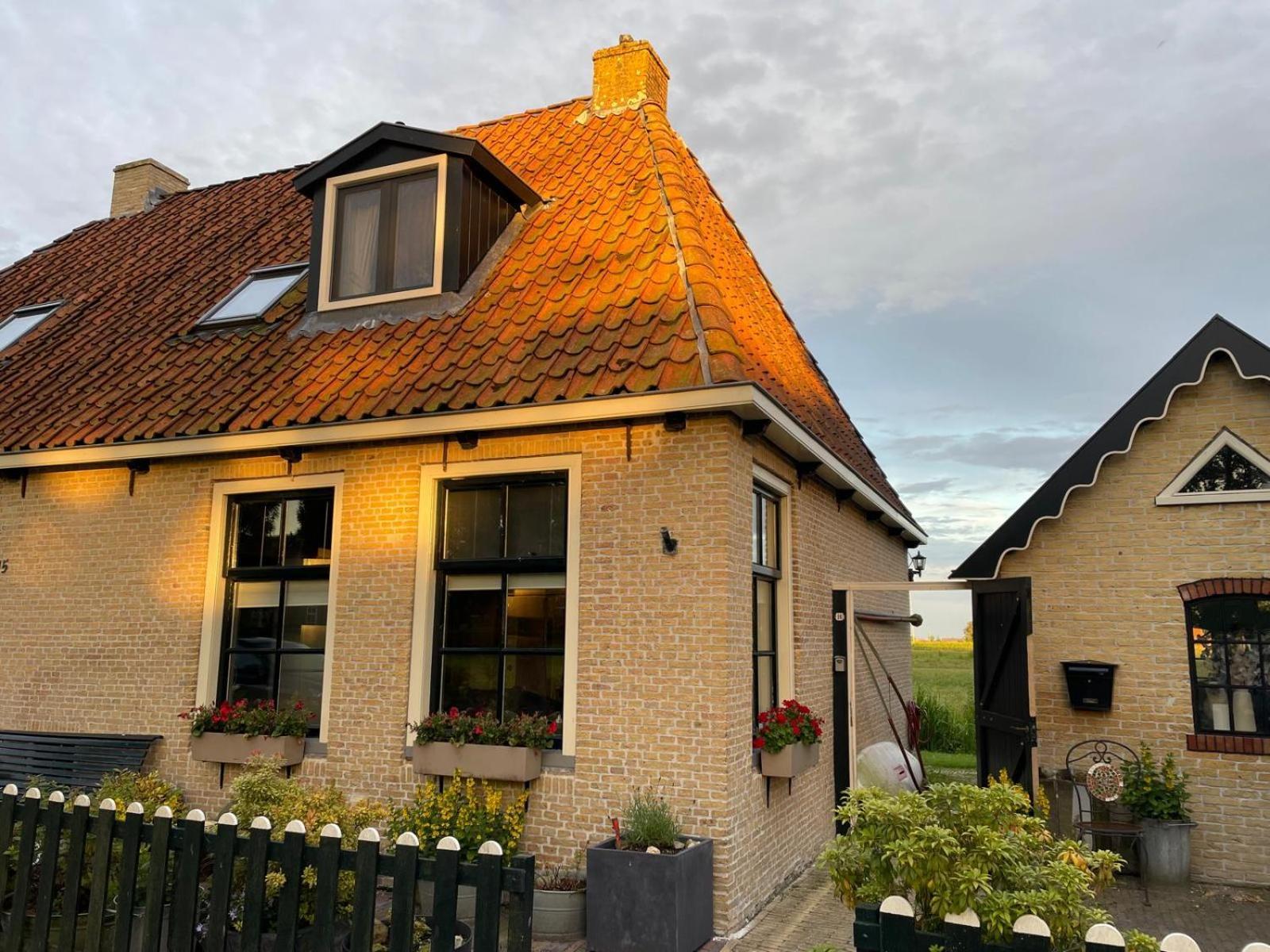 Vakantiehuis In Friesland Voor De Hele Familie Huns Luaran gambar