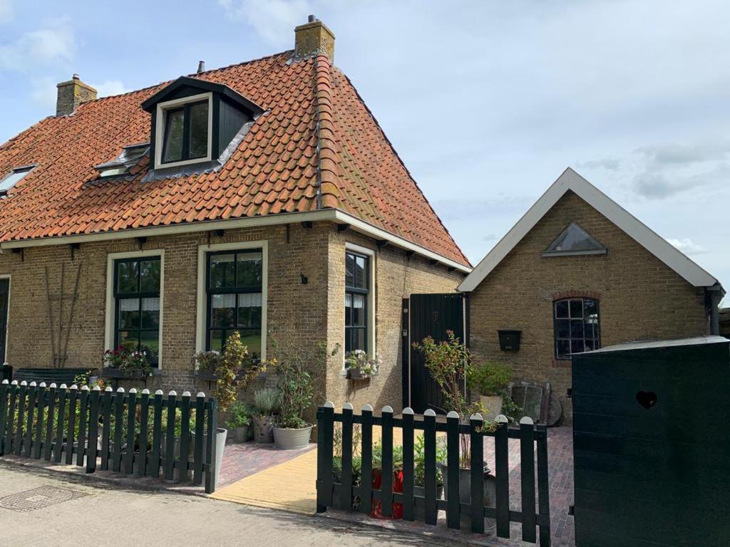 Vakantiehuis In Friesland Voor De Hele Familie Huns Luaran gambar