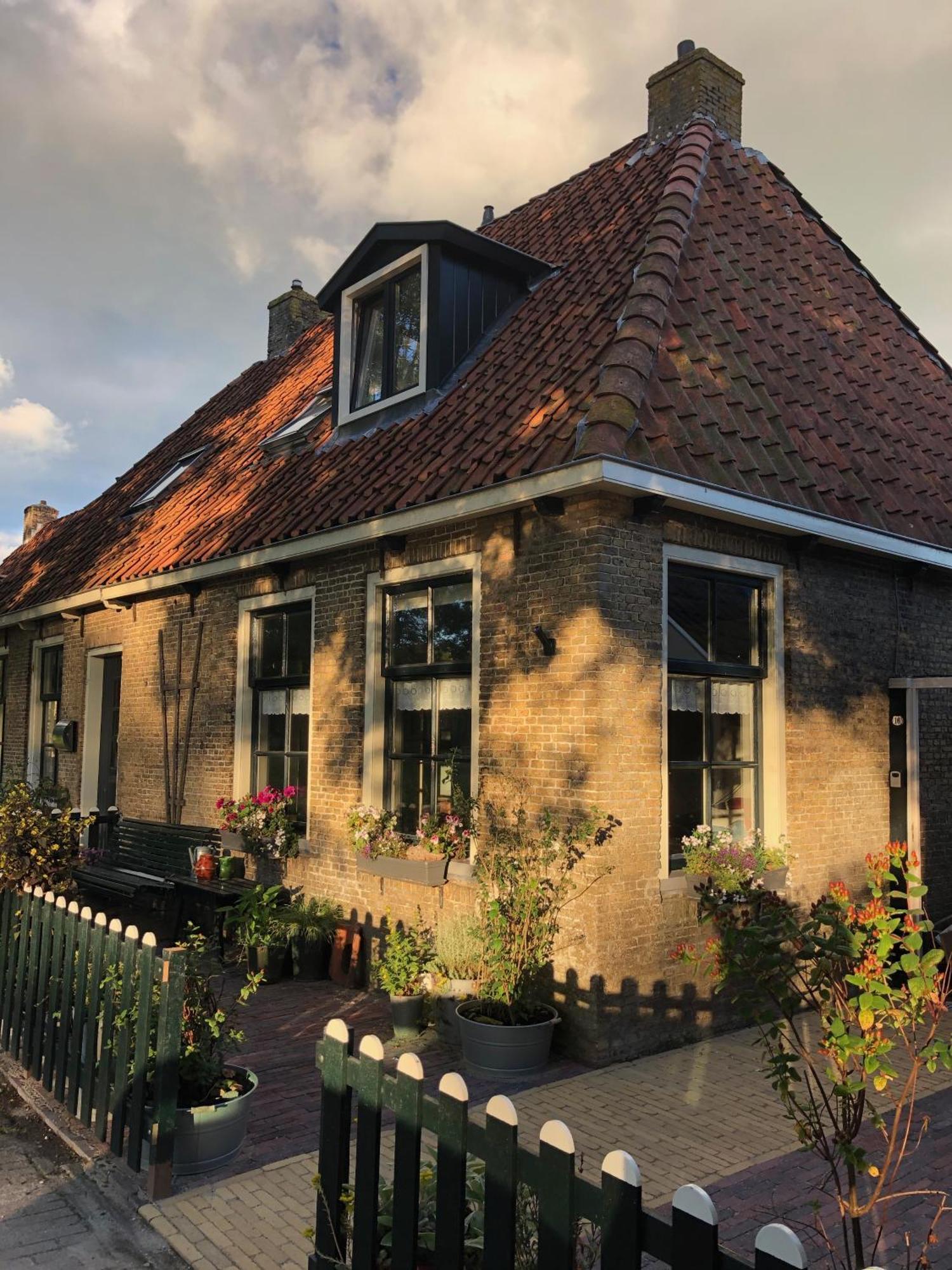 Vakantiehuis In Friesland Voor De Hele Familie Huns Luaran gambar